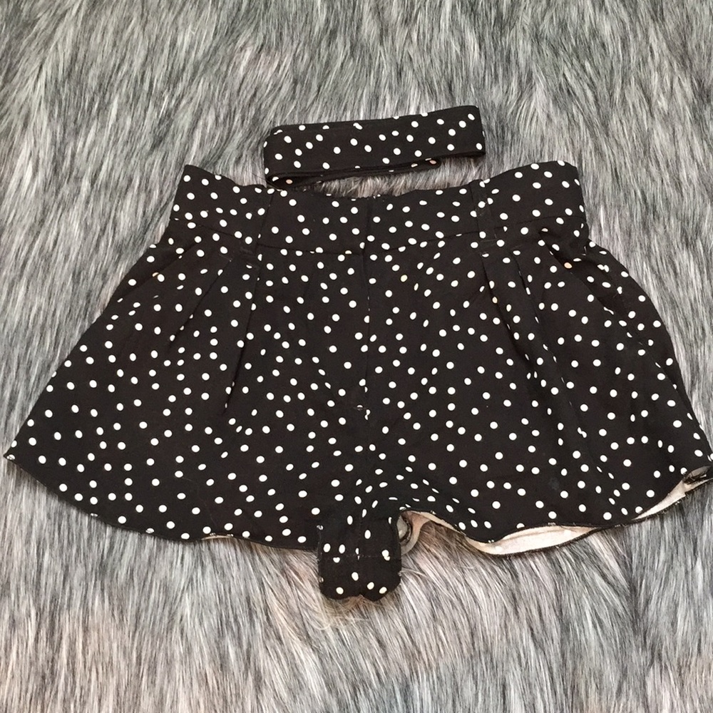Aritzia Talula Black Polkadot Bootie Short W/ Belt